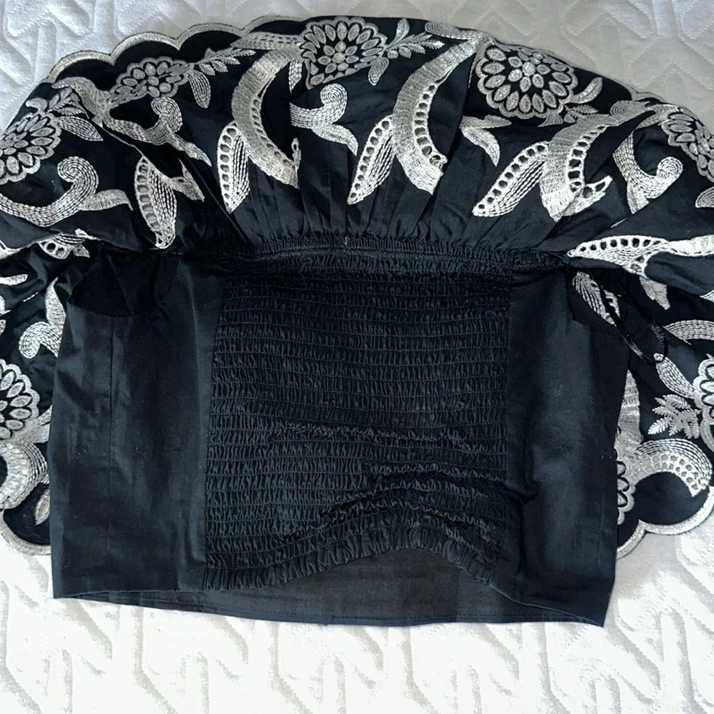 NWT Express off the shoulders floral top - Picture 4 of 7